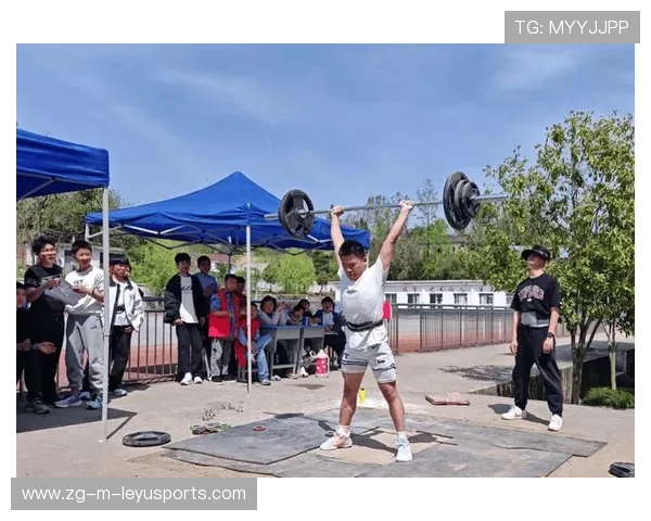 举重学院推动青少年力量训练的课堂教学规范化，青少年举重比赛视频大全